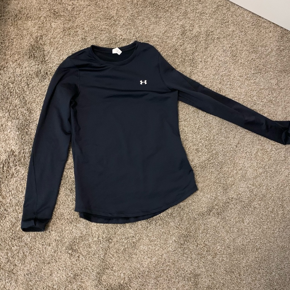 Medium under armour thermal long sleeve shirt